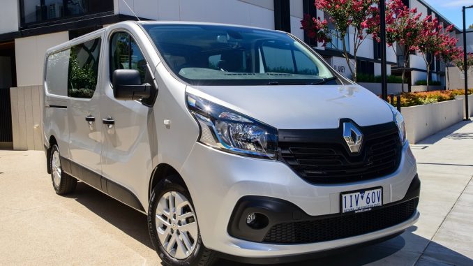 renault trafic crew van